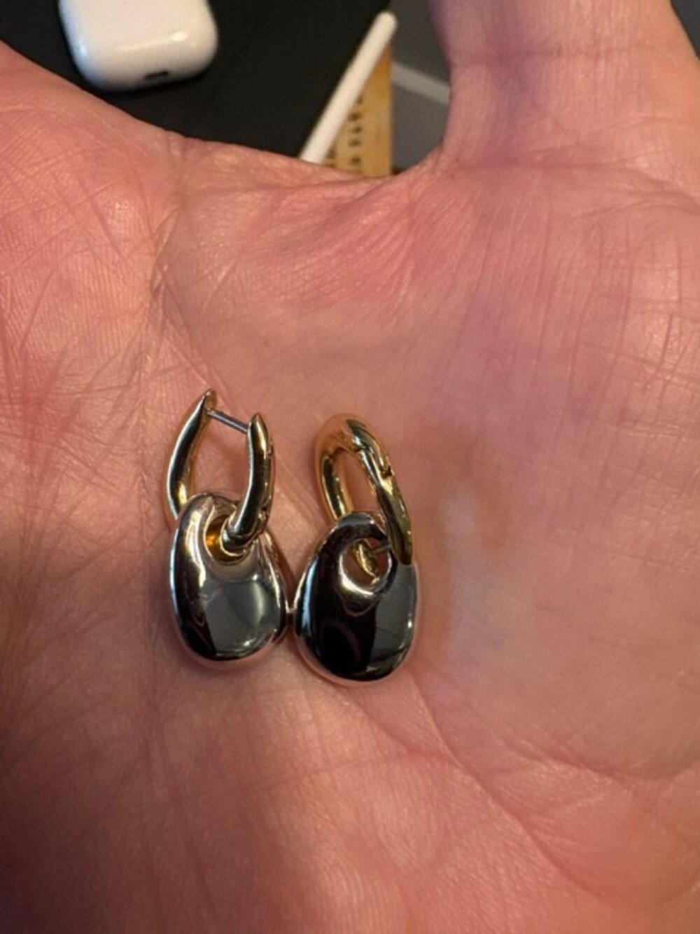 Ana Luisa Two-tone earrings - Picture 7 of 8